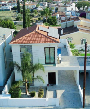 Marios Villa